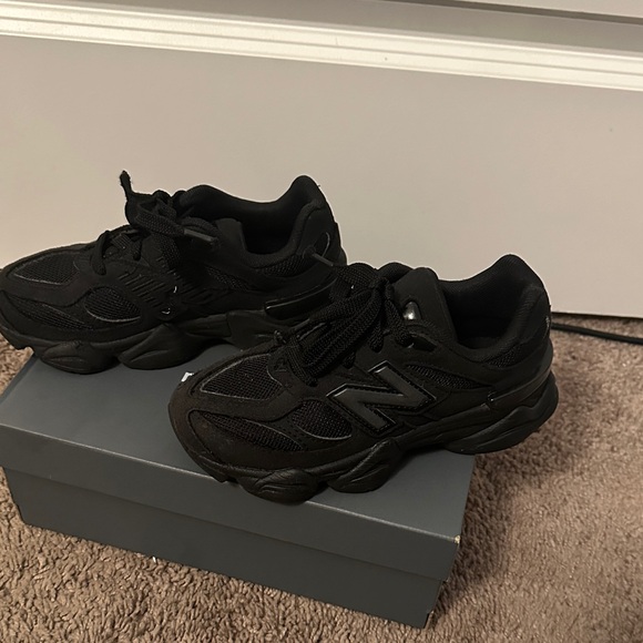 New Balance 9060 Kids Black Sneakers - Picture 4 of 5